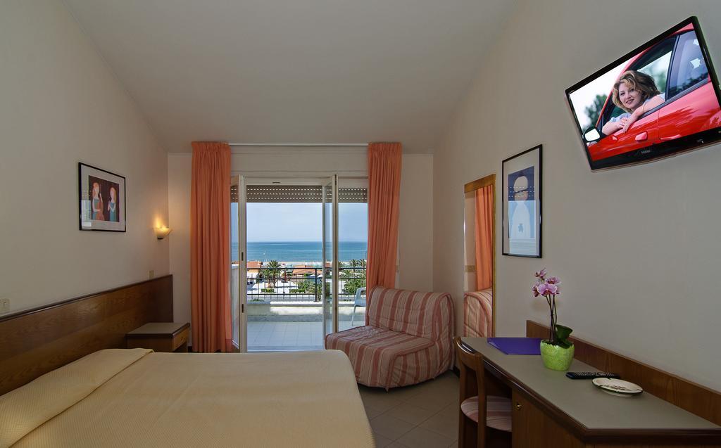 Hotel Montecarlo 3*